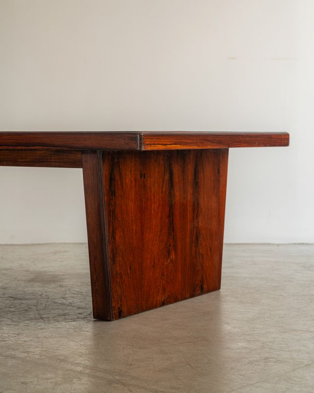 Mesa de Centro em Jacarandá