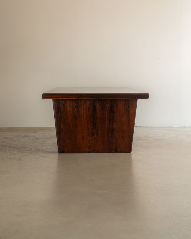 Mesa de Centro em Jacarandá