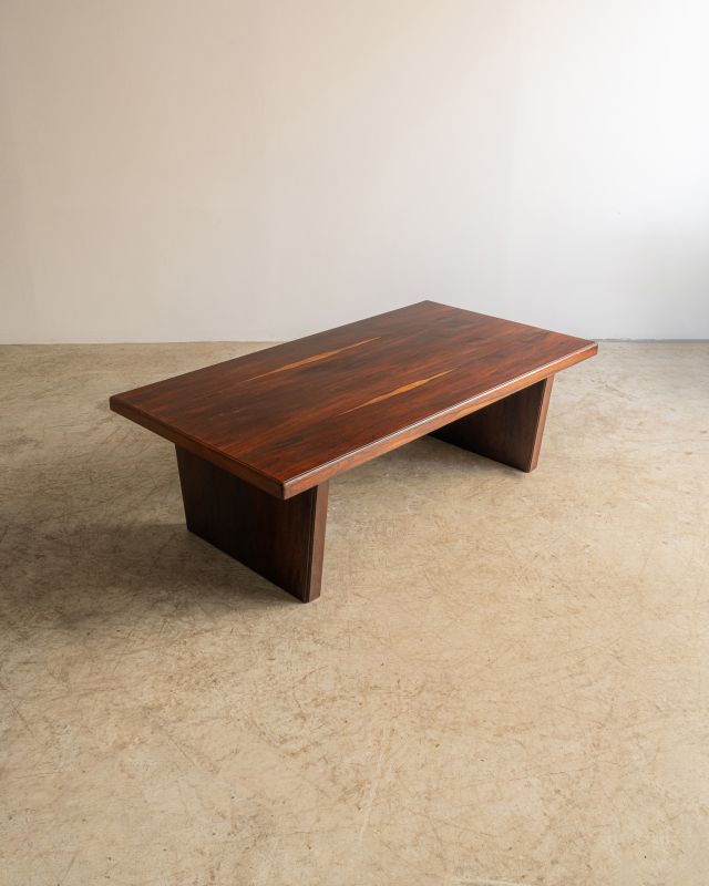 Mesa de Centro em Jacarandá