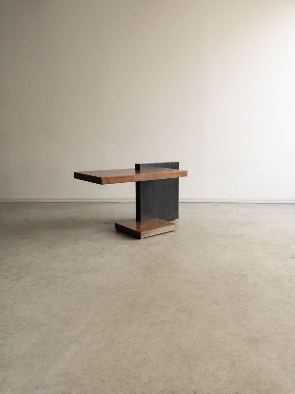 Mesa Lateral 'Construtivista'