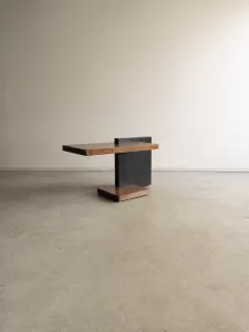 Mesa Lateral 'Construtivista'