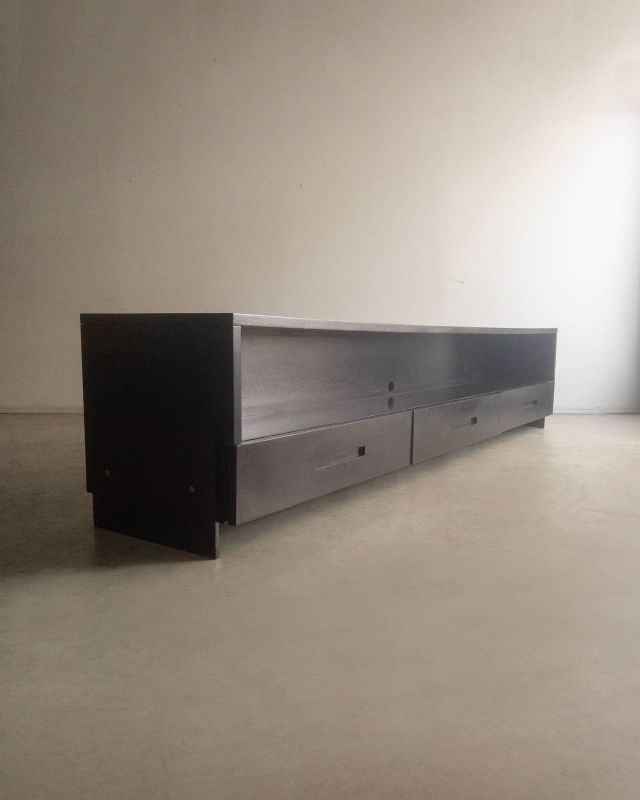 Rack Ebanizado com Gavetas