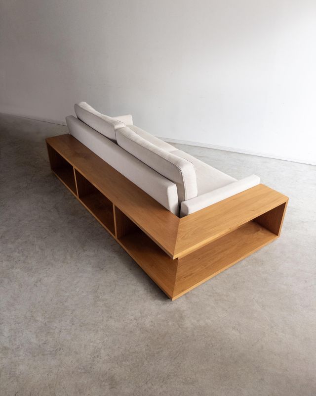 Sofá com Pufe e Aparador Sofá com Pufe e Aparador