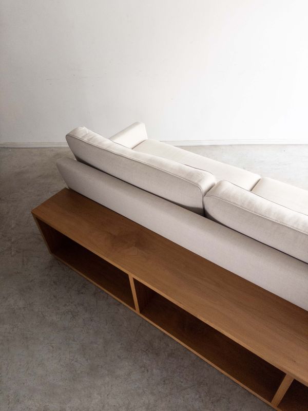 Sofá com Pufe e Aparador Sofá com Pufe e Aparador