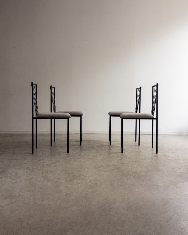 Conjunto de Dez Cadeiras em Ferro Tubular