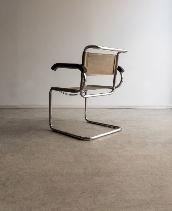 Cadeira B46 Cadeira B46