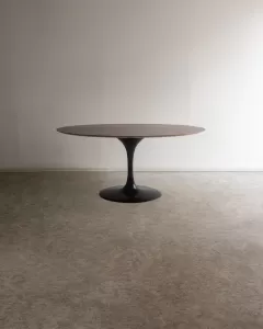 Mesa de Jantar Oval 'Tulipa'