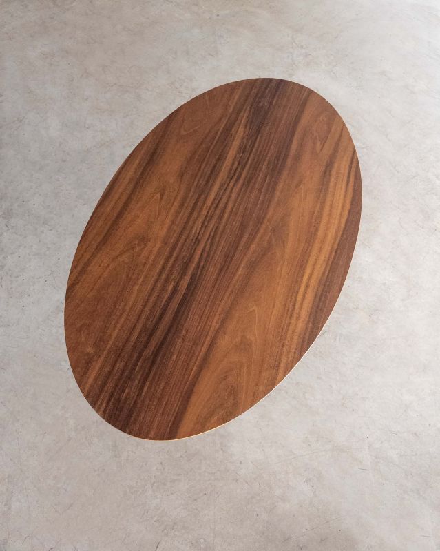 Mesa de Jantar Oval 'Tulipa'