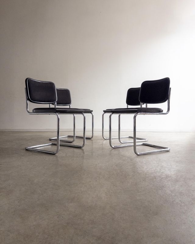 Conjunto de 4 Cadeiras Cescas Conjunto de 4 Cadeiras Cescas