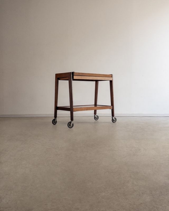 Carrinho de Chá Articulado com Rodinhas