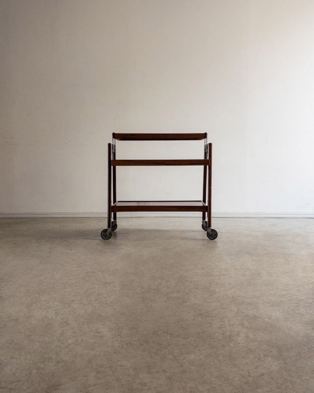 Carrinho de Chá Articulado com Rodinhas