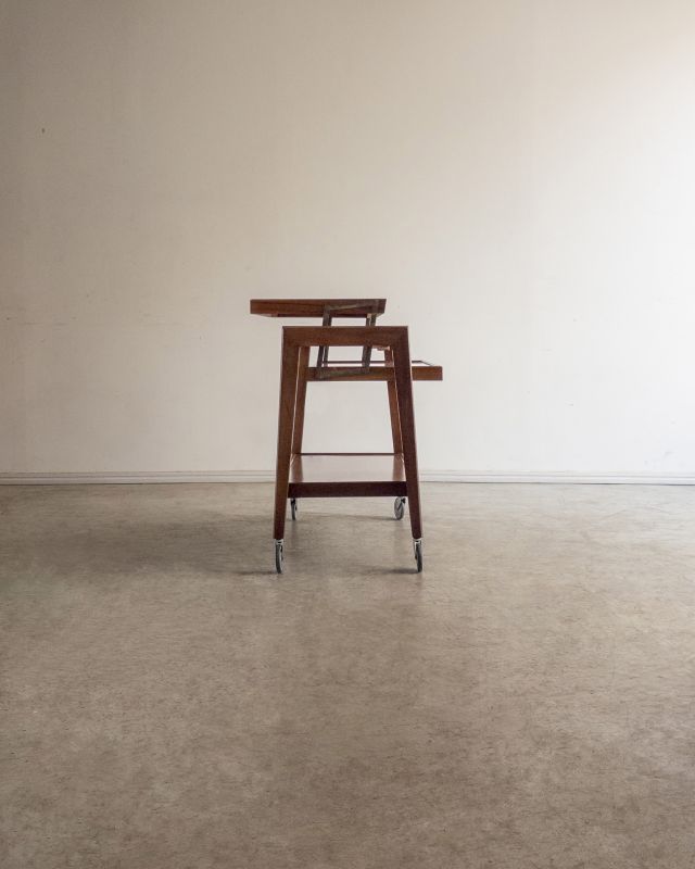 Carrinho de Chá Articulado com Rodinhas