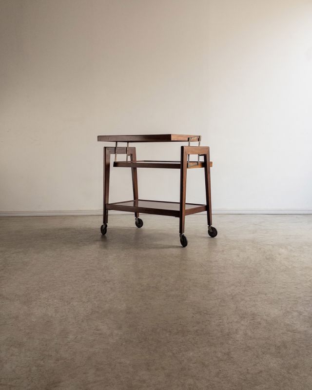 Carrinho de Chá Articulado com Rodinhas