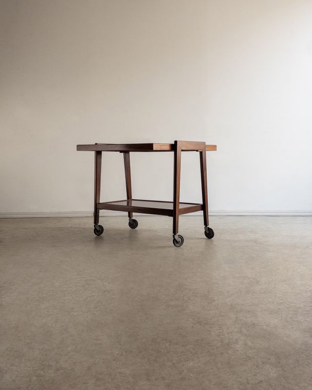 Carrinho de Chá Articulado com Rodinhas