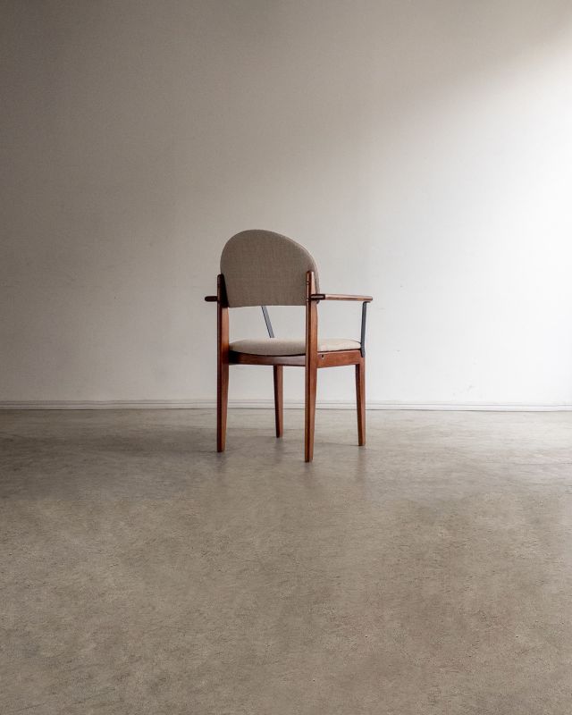 Par de Cadeiras c/ Braço Par de Cadeiras c/ Braço