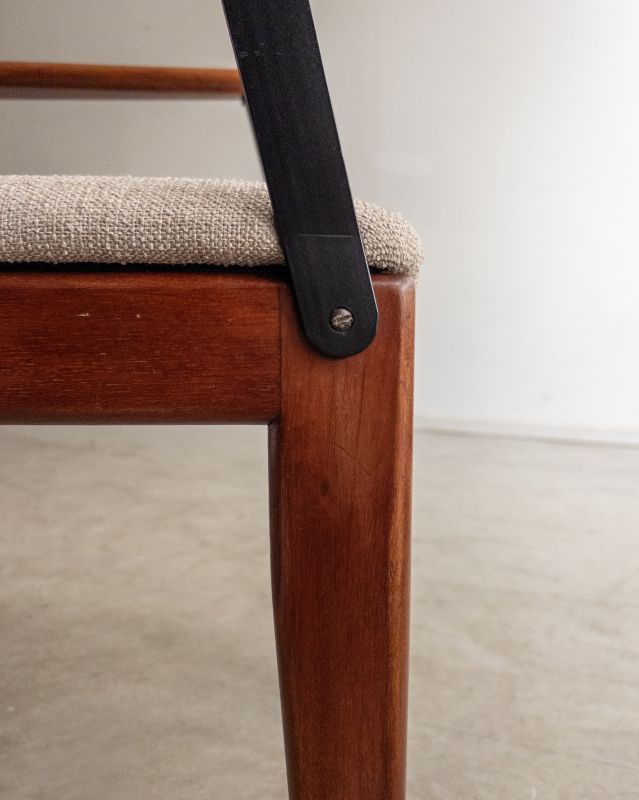 Par de Cadeiras c/ Braço Par de Cadeiras c/ Braço