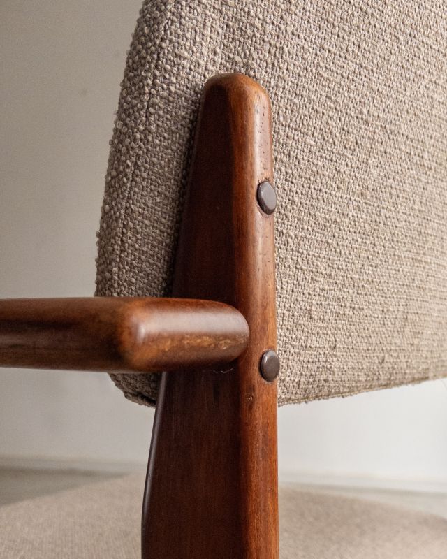 Par de Cadeiras c/ Braço Par de Cadeiras c/ Braço