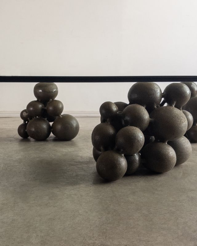 Mesa De Vidro E Ceramica Escultural