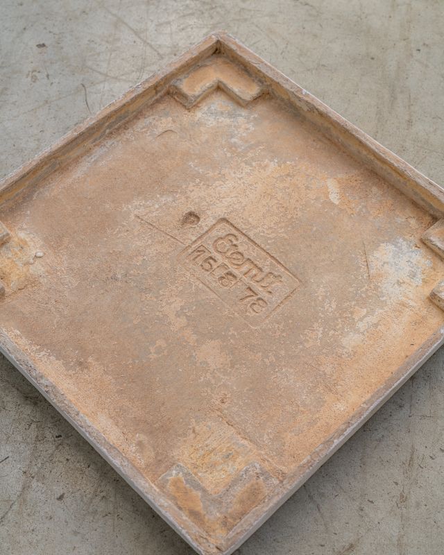 Vaso Quadrado com Prato (Selado)