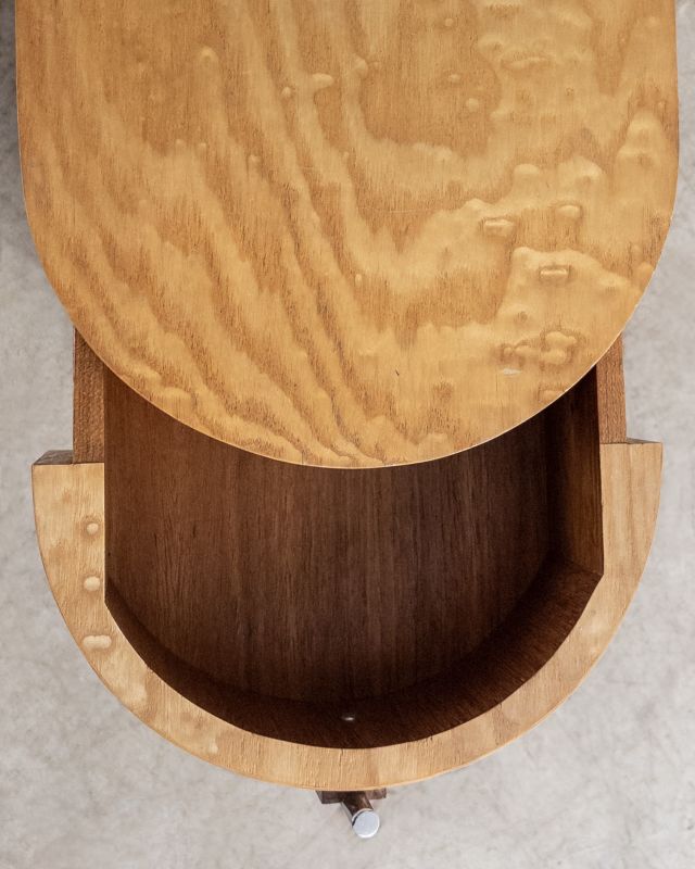 Escrivaninha Deco com Tampo em Vidro Escrivaninha Deco com Tampo em Vidro