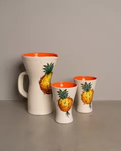 Conjunto De Jarra E Dois Copos. Pintura Abacaxi/ Laranja