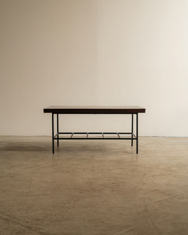 Mesa com Tampo Folheado P Mesa com Tampo Folheado P