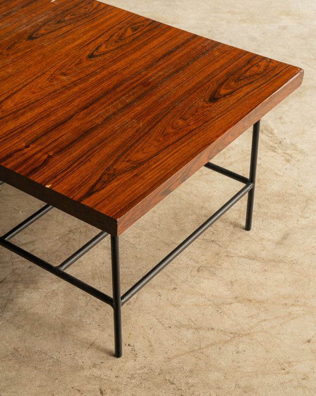 Mesa com Tampo Folheado P Mesa com Tampo Folheado P