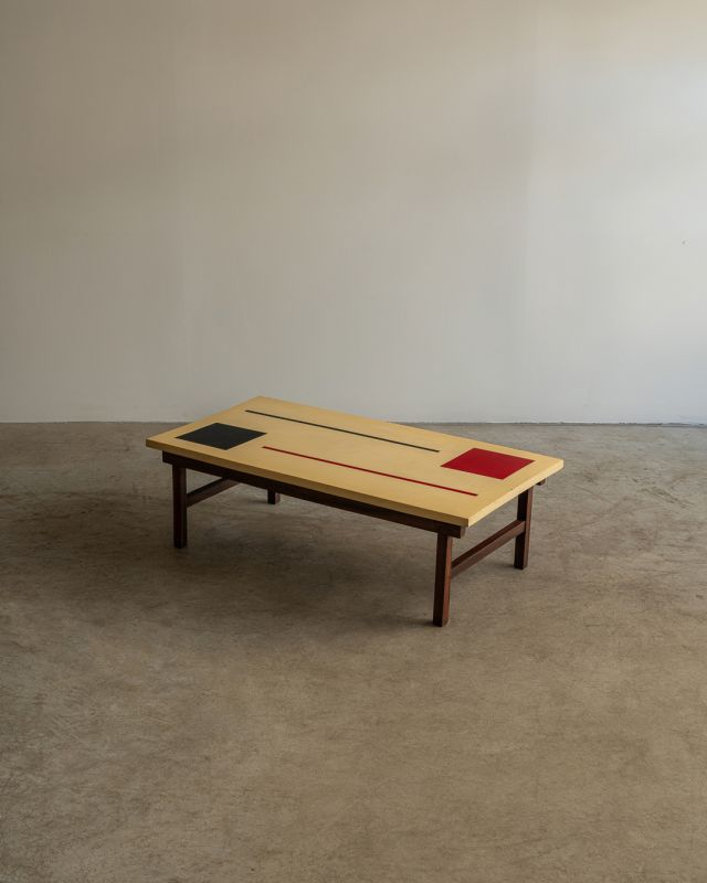 Mesa de Centro Laqueada c/ Grafismos