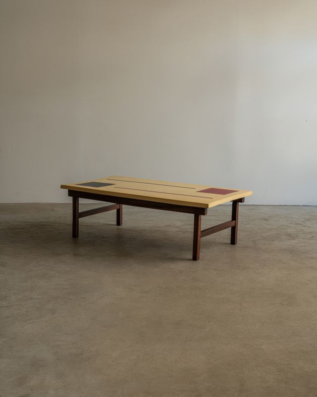 Mesa de Centro Laqueada c/ Grafismos