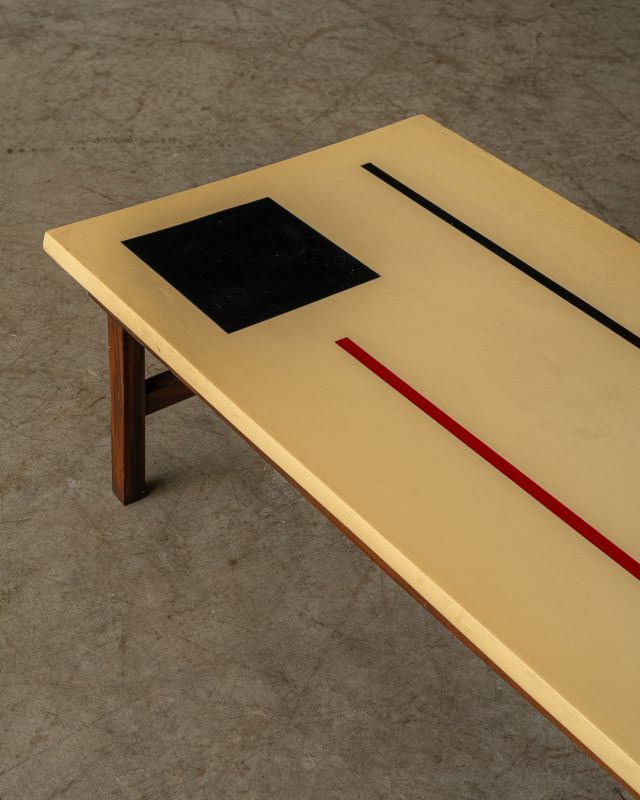 Mesa de Centro Laqueada c/ Grafismos