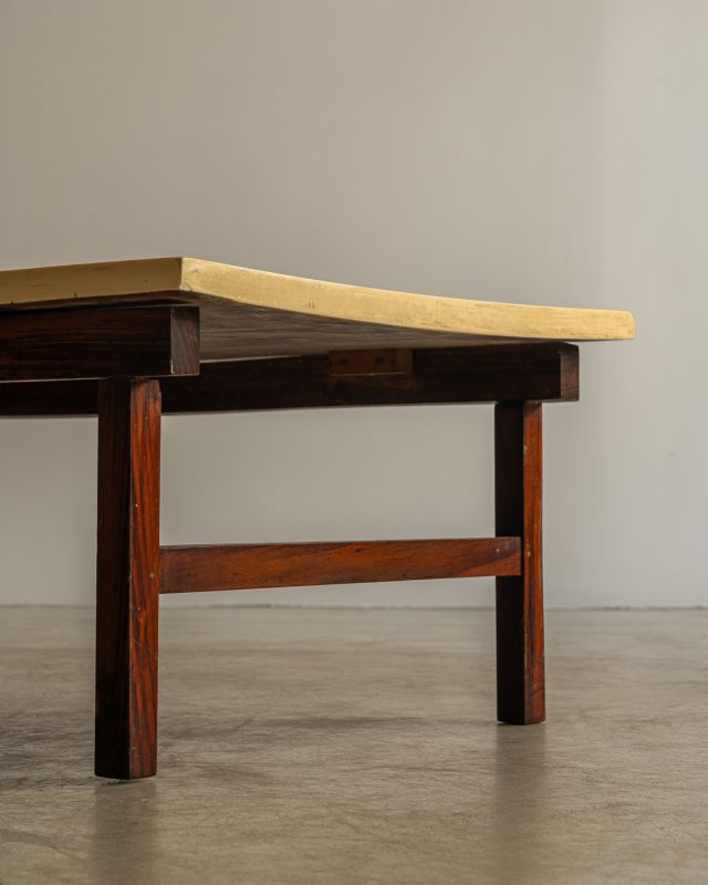 Mesa de Centro Laqueada c/ Grafismos