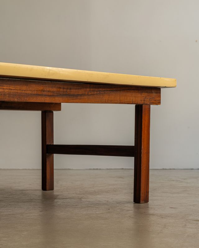 Mesa de Centro Laqueada c/ Grafismos