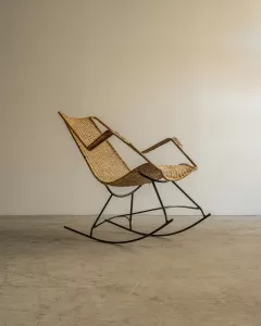 Pequena Poltrona de Balanço