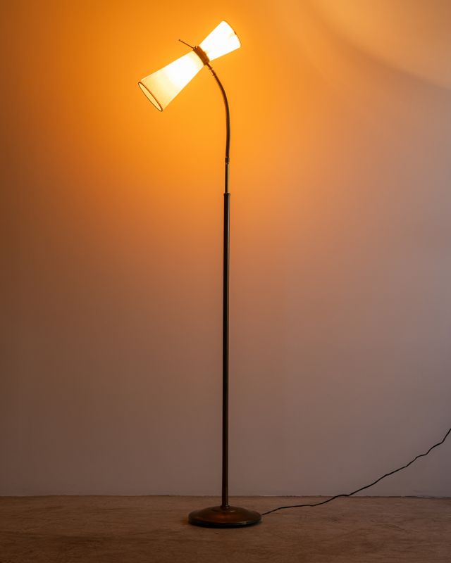 Luminária de Piso Ampulheta