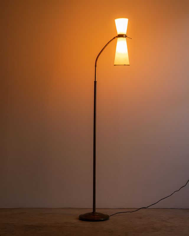 Luminária de Piso Ampulheta