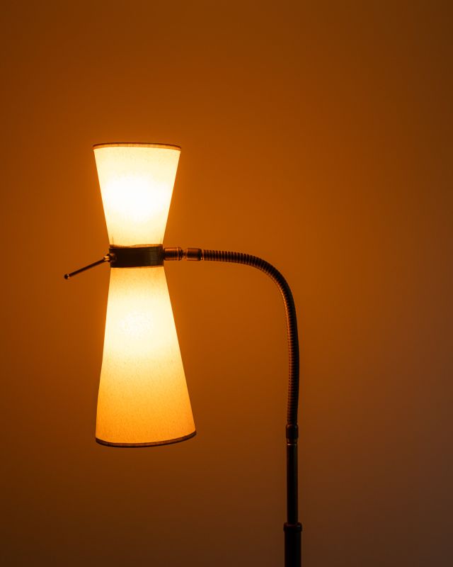 Luminária de Piso Ampulheta