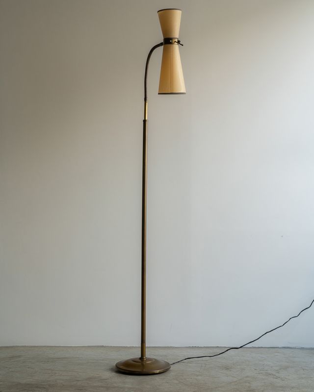 Luminária de Piso Ampulheta