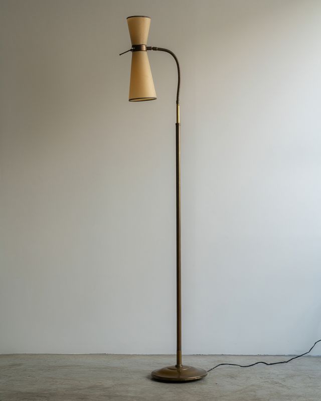Luminária de Piso Ampulheta