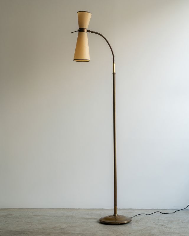 Luminária de Piso Ampulheta
