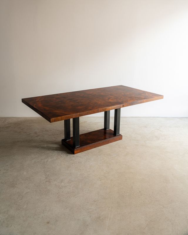 Mesa de Jantar com Tampo em Rádica Mesa de Jantar com Tampo em Rádica