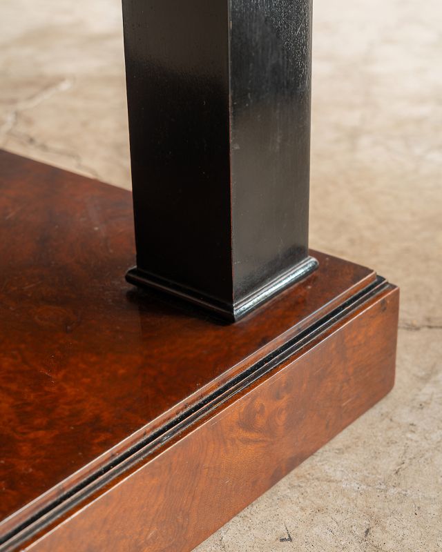 Mesa de Jantar com Tampo em Rádica Mesa de Jantar com Tampo em Rádica