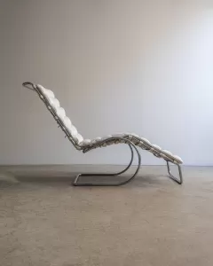 Chaise MR 242