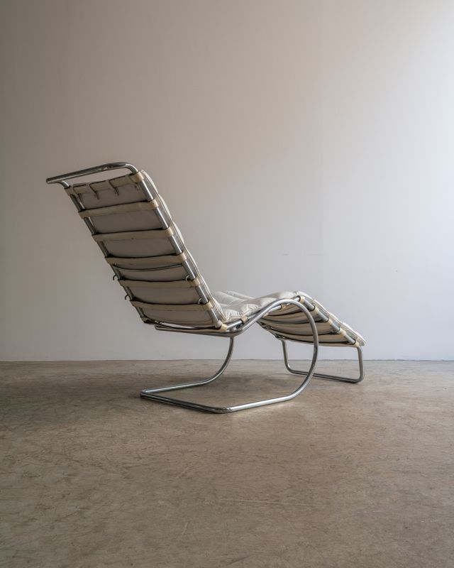 Chaise MR 242