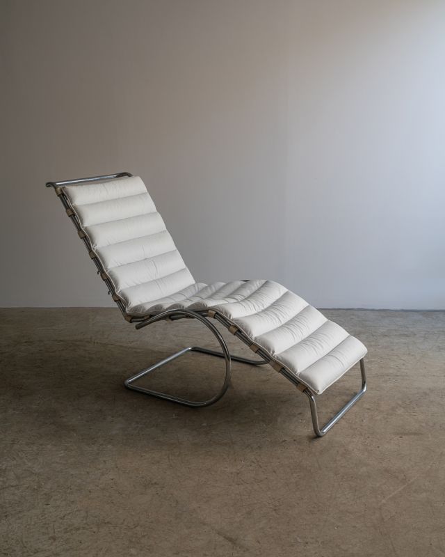 Chaise MR 242