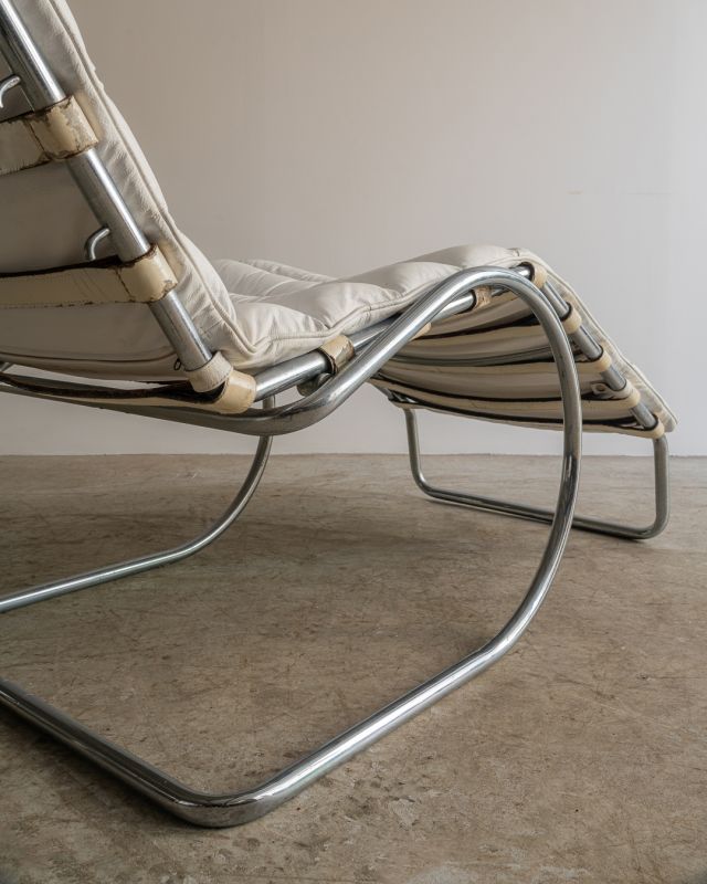 Chaise MR 242